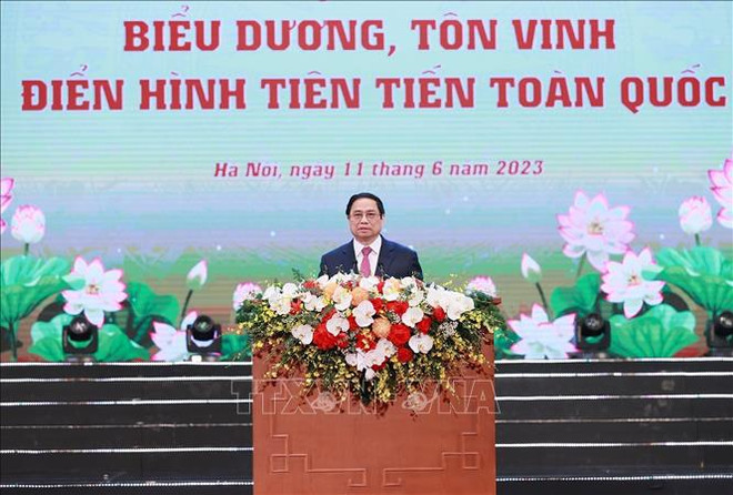 Vietnam honra a ejemplos destacados de movimientos de emulación patriótica ảnh 1 Vietnam honra a ejemplos destacados de movimientos de emulación patriótica ảnh 1