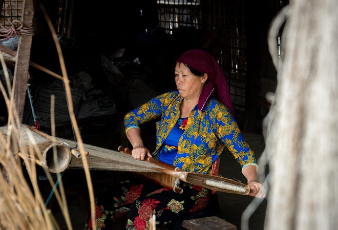 Preservan tejido único de lino de la minoría etnica Mong en Ha Giang ảnh 1