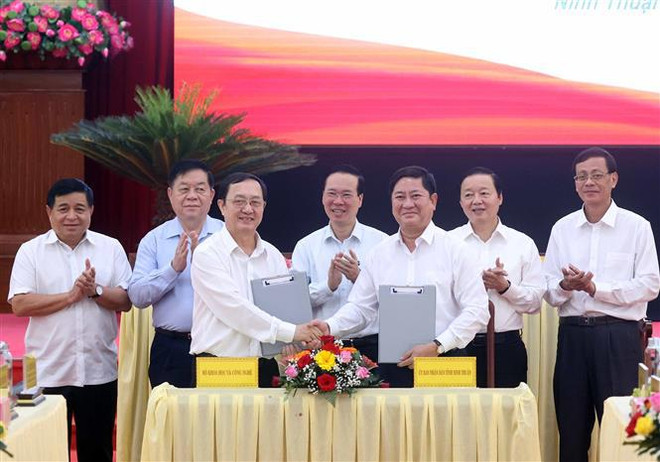 Presidente de Vietnam realiza visita de trabajo a Ninh Thuan ảnh 3 Presidente de Vietnam realiza visita de trabajo a Ninh Thuan ảnh 3