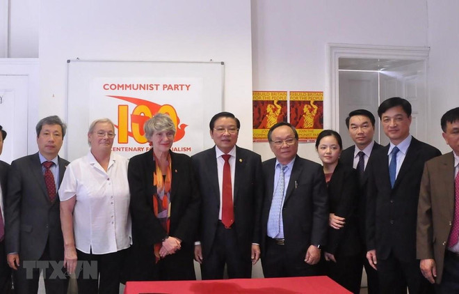 Concluye delegación partidista vietnamita visita a Reino Unido ảnh 1 Concluye delegación partidista vietnamita visita a Reino Unido ảnh 1
