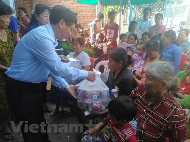 Conceden donaciones a vietnamitas residentes en Camboya ảnh 1 Conceden donaciones a vietnamitas residentes en Camboya ảnh 1