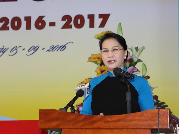 Presidenta de Parlamento de Vietnam efectúa visita a Laos ảnh 1 Presidenta de Parlamento de Vietnam efectúa visita a Laos ảnh 1