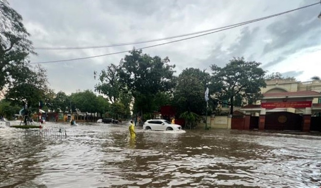 Advierten en Hanoi sobre posible caída de granizo e inundaciones tras lluvias intensas ảnh 1 Advierten en Hanoi sobre posible caída de granizo e inundaciones tras lluvias intensas ảnh 1
