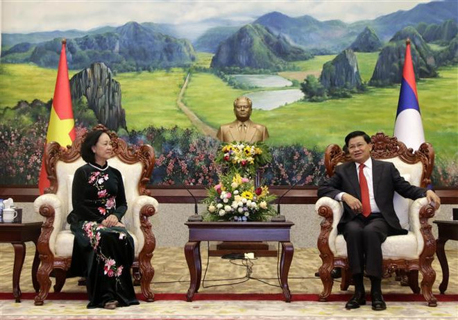Delegación del Partido Comunista de Vietnam realiza visita a Laos ảnh 1