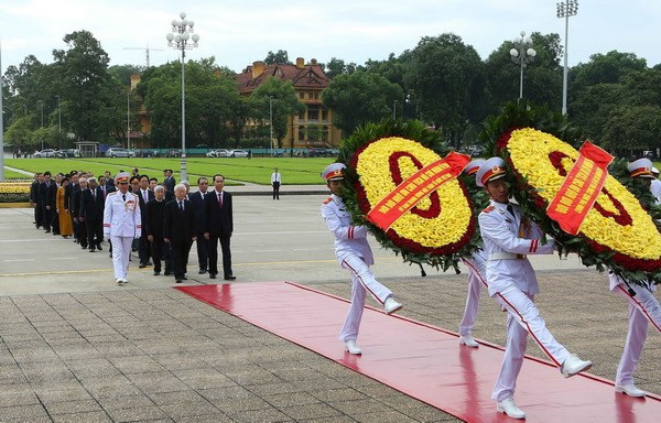 Tributo al Presidente Ho Chi Minh en Día de la Independencia de Vietnam ảnh 1 Tributo al Presidente Ho Chi Minh en Día de la Independencia de Vietnam ảnh 1