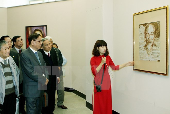 Evalúan actividades en extranjero en honor al Presidente Ho Chi Minh ảnh 1 Evalúan actividades en extranjero en honor al Presidente Ho Chi Minh ảnh 1