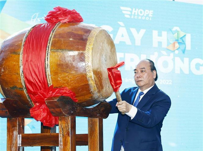 Presidente vietnamita se reúne con alumnos afectados por COVID-19 en apertura de año escolar ảnh 1