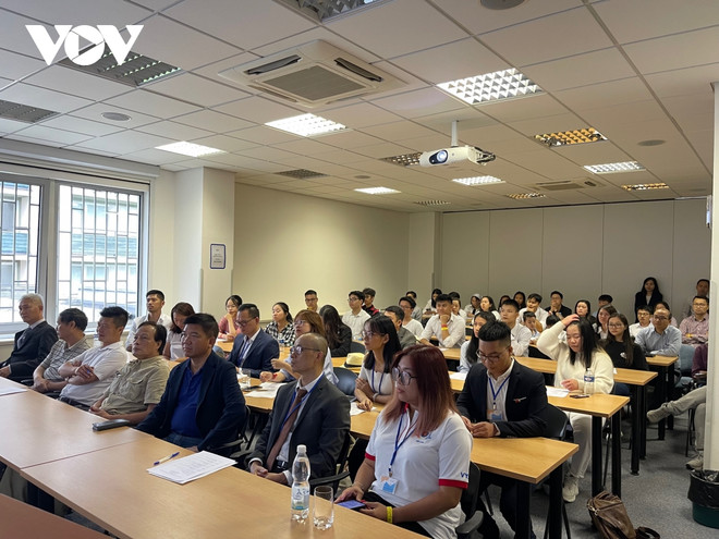 Jóvenes intelectuales vietnamitas en Europa unidos para contribuir a la innovación mundial ảnh 1 Jóvenes intelectuales vietnamitas en Europa unidos para contribuir a la innovación mundial ảnh 1