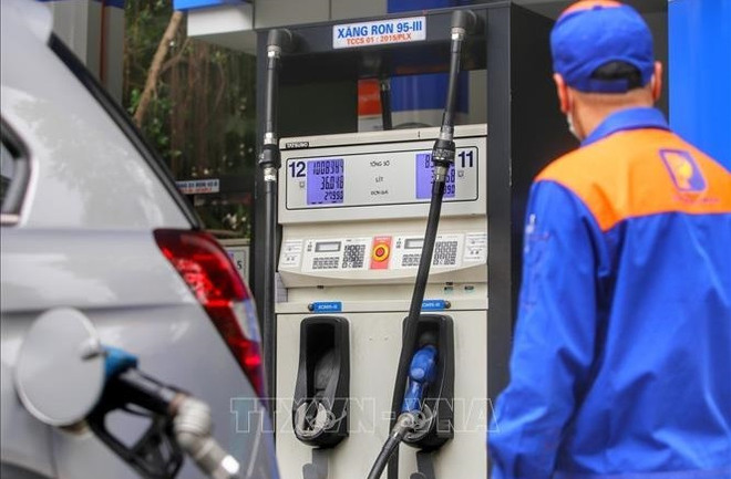 Precio de la gasolina se mantiene sin cambio en Vietnam ảnh 1 Precio de la gasolina se mantiene sin cambio en Vietnam ảnh 1