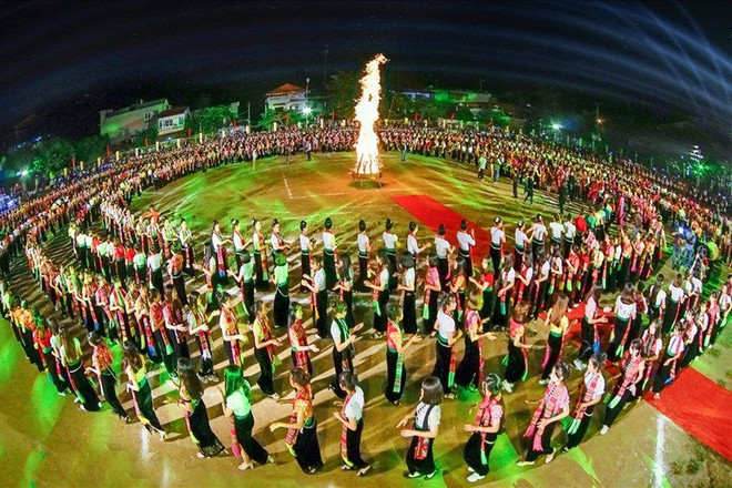 Provincia vietnamita lista para recibir certificado de UNESCO para danza Xoe de la etnia Thai ảnh 1 Provincia vietnamita lista para recibir certificado de UNESCO para danza Xoe de la etnia Thai ảnh 1