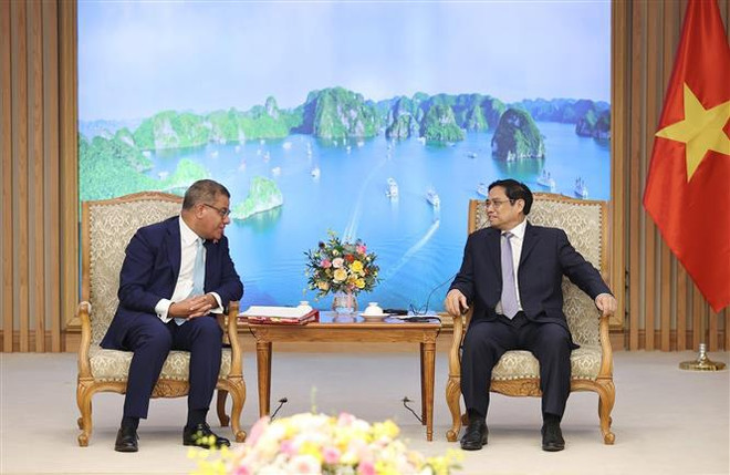 Primer ministro de Vietnam recibe al presidente de la COP26 ảnh 1 Primer ministro de Vietnam recibe al presidente de la COP26 ảnh 1