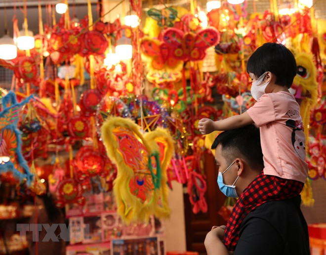 Calle Hang Ma con colores vibrantes en los días previos al Festival del Medio Otoño ảnh 1 Calle Hang Ma con colores vibrantes en los días previos al Festival del Medio Otoño ảnh 1