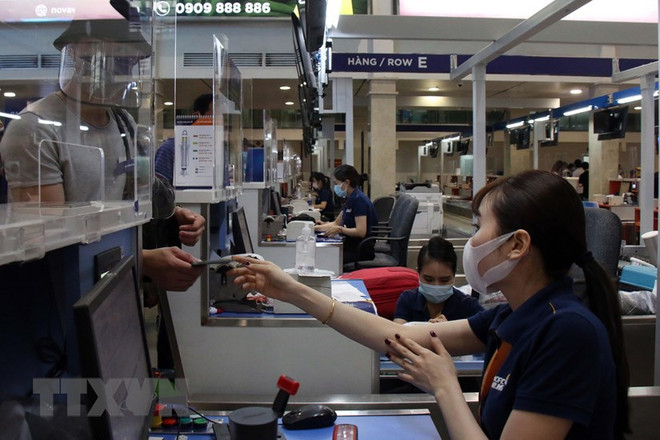 Intensifican control de pandemia en aeropuerto vietnamita Tan Son Nhat ảnh 1 Intensifican control de pandemia en aeropuerto vietnamita Tan Son Nhat ảnh 1