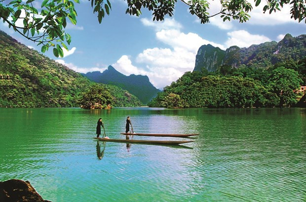 Lago Ba Be, jade de la región montañosa del noreste de Vietnam ảnh 2
