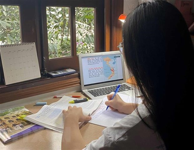 Alumnos en Ciudad Ho Chi Minh estudiarán en línea hasta finales de febrero ảnh 1 Alumnos en Ciudad Ho Chi Minh estudiarán en línea hasta finales de febrero ảnh 1