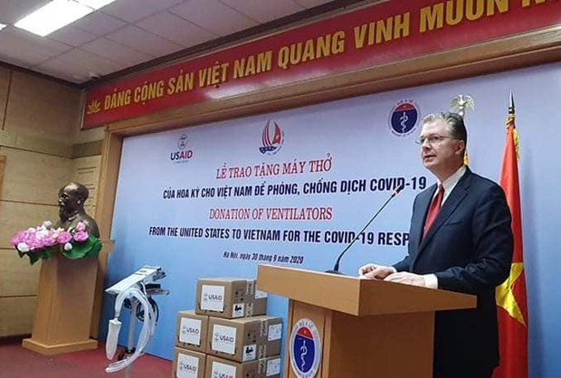 Estados Unidos entrega 100 ventiladores pulmonares a Vietnam ảnh 1 Estados Unidos entrega 100 ventiladores pulmonares a Vietnam ảnh 1