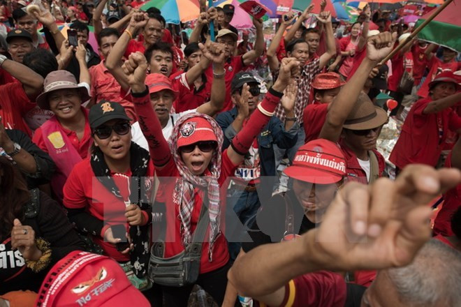 Tailandia libera a líderes de “camisas rojas” ảnh 1 Tailandia libera a líderes de “camisas rojas” ảnh 1
