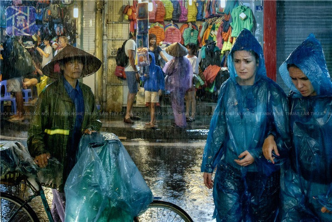 [Fotos] Efectúan una exposición fotográfica sobre Hanoi ảnh 1