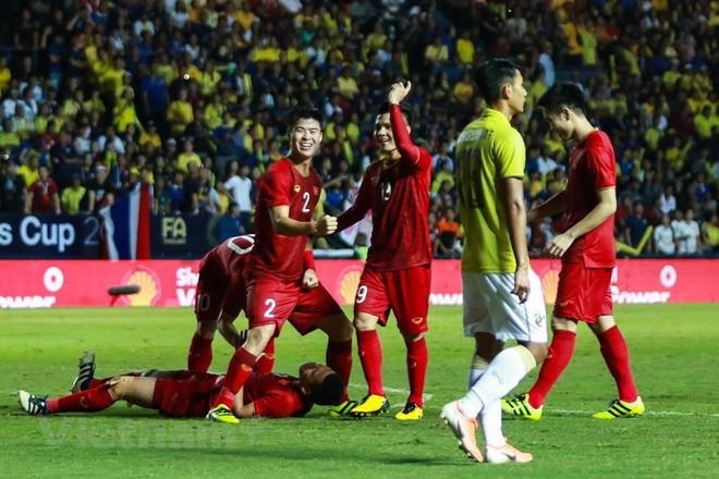 [Foto] Vietnam vence 1-0 a Tailandia en la Copa del Rey ảnh 10