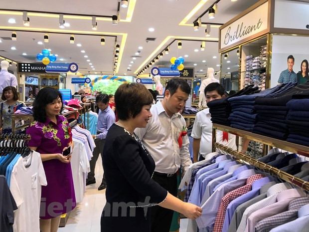 Campaña “Vietnamitas utilizan productos vietnamitas” promueve comercio interno ảnh 1 Campaña “Vietnamitas utilizan productos vietnamitas” promueve comercio interno ảnh 1