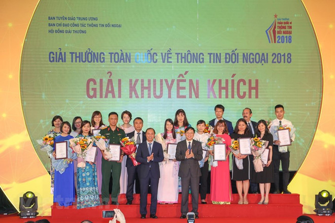 [Foto] Entregan en Vietnam los premios de información al exterior ảnh 3