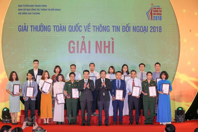 [Foto] Entregan en Vietnam los premios de información al exterior ảnh 6