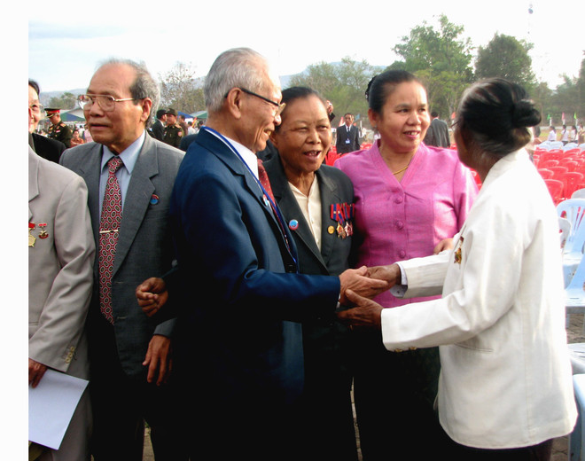 El aniversario 70 del Día tradicional de soldados y expertos voluntarios vietnamitas en Laos ảnh 7 El aniversario 70 del Día tradicional de soldados y expertos voluntarios vietnamitas en Laos ảnh 7
