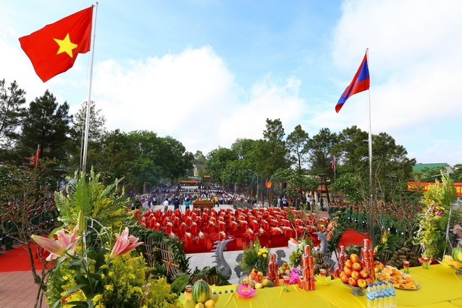 El aniversario 70 del Día tradicional de soldados y expertos voluntarios vietnamitas en Laos ảnh 9 El aniversario 70 del Día tradicional de soldados y expertos voluntarios vietnamitas en Laos ảnh 9