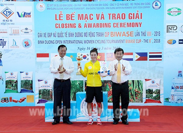 Inauguran en Vietnam competencia internacional de ciclismo femenino Binh Duong 2019 ảnh 1 Inauguran en Vietnam competencia internacional de ciclismo femenino Binh Duong 2019 ảnh 1
