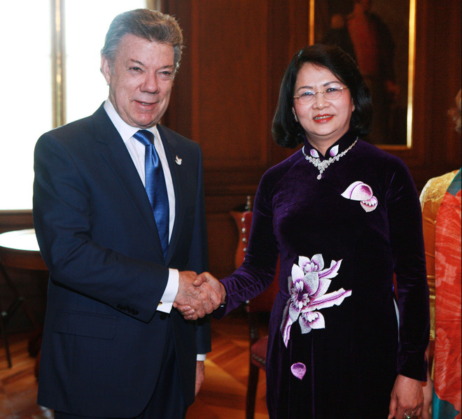 Vicepresidenta vietnamita dialoga con Juan Manuel Santos en La Paz ảnh 1 Vicepresidenta vietnamita dialoga con Juan Manuel Santos en La Paz ảnh 1