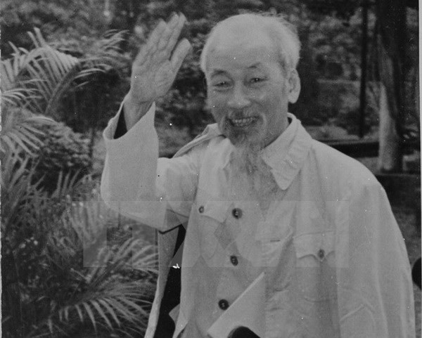 Coloquio en Laos sobre pensamiento del Presidente Ho Chi Minh ảnh 1 Coloquio en Laos sobre pensamiento del Presidente Ho Chi Minh ảnh 1