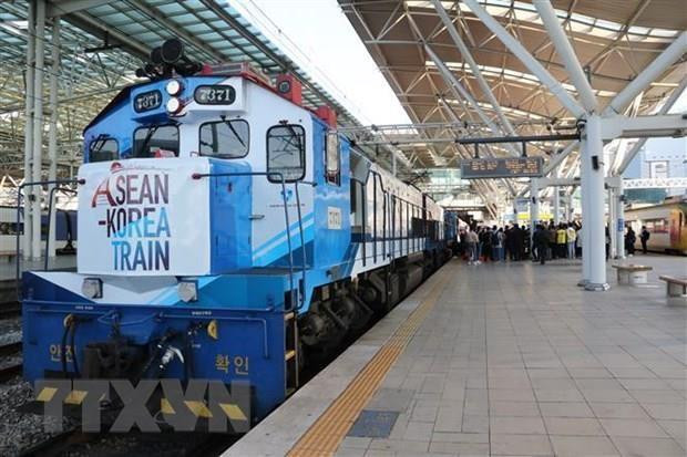 Tren de ASEAN-Corea del Sur destaca amistad y cooperación ảnh 1