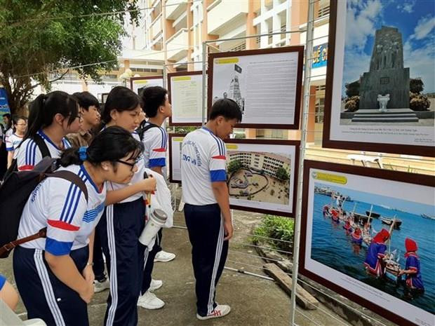 Inauguran en Long An exhibición digital sobre soberanía vietnamita sobre Hoang Sa y Truong Sa ảnh 1 Inauguran en Long An exhibición digital sobre soberanía vietnamita sobre Hoang Sa y Truong Sa ảnh 1