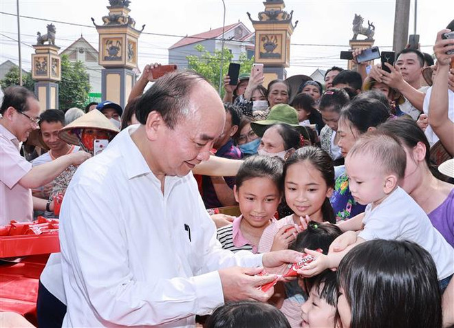 Presidente de Vietnam felicita a los niños en ocasión de su día ảnh 1 Presidente de Vietnam felicita a los niños en ocasión de su día ảnh 1