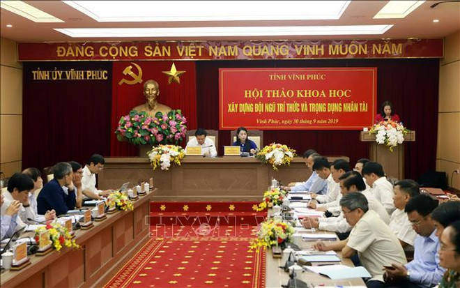 Provincia vietnamita de Vinh Phuc empeñada en respaldar a intelectuales ảnh 1 Provincia vietnamita de Vinh Phuc empeñada en respaldar a intelectuales ảnh 1