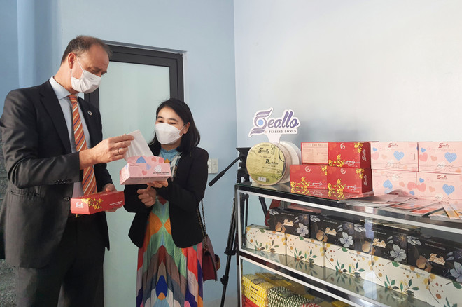 Tienda en bahía de Ha Long muestra soluciones innovadoras para reducir contaminación por plásticos ảnh 2 Tienda en bahía de Ha Long muestra soluciones innovadoras para reducir contaminación por plásticos ảnh 2