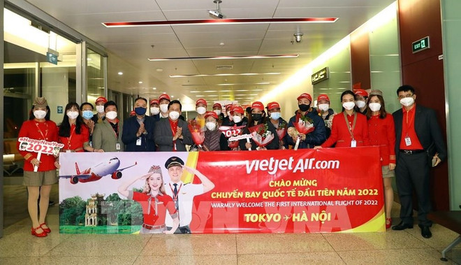 Hanoi recibe a 143 pasajeros japoneses en primer día del Año Nuevo ảnh 1 Hanoi recibe a 143 pasajeros japoneses en primer día del Año Nuevo ảnh 1