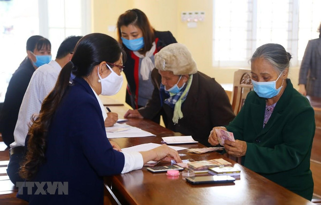 Casi tres millones de vietnamitas se benefician de aumento de pensiones y subsidios ảnh 1 Casi tres millones de vietnamitas se benefician de aumento de pensiones y subsidios ảnh 1