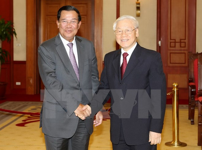 Dirigentes vietnamitas reciben a primer ministro camboyano ảnh 1 Dirigentes vietnamitas reciben a primer ministro camboyano ảnh 1