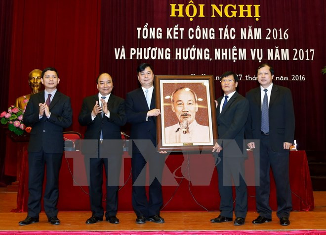 Premier pide mejorar solución de asuntos sociales en Vietnam ảnh 1 Premier pide mejorar solución de asuntos sociales en Vietnam ảnh 1