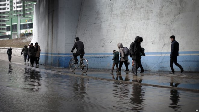 Vietnam ofrece asistencia a víctimas de inundaciones en Corea del Norte ảnh 1 Vietnam ofrece asistencia a víctimas de inundaciones en Corea del Norte ảnh 1