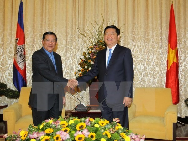 Amplias actividades del premier camboyano en Vietnam ảnh 1 Amplias actividades del premier camboyano en Vietnam ảnh 1