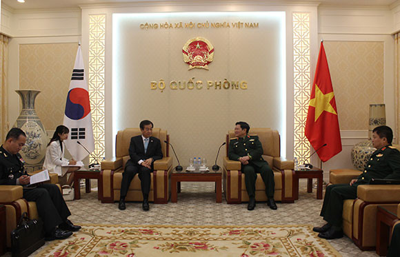 Vietnam y Sudcorea refuerza nexos de defensa ảnh 1 Vietnam y Sudcorea refuerza nexos de defensa ảnh 1