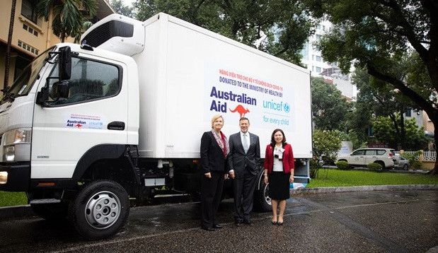 Australia apoya a Vietnam con camiones frigoríficos de transporte de vacunas contra COVID-19 ảnh 1 Australia apoya a Vietnam con camiones frigoríficos de transporte de vacunas contra COVID-19 ảnh 1