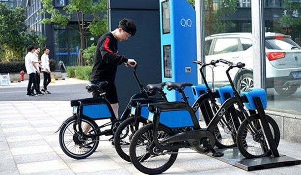 Aplican uso piloto de motocicletas eléctricas gratuitas en estación de BRT ảnh 1 Aplican uso piloto de motocicletas eléctricas gratuitas en estación de BRT ảnh 1