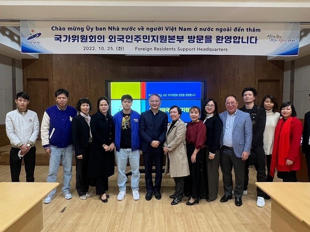 Delegación de Comité Estatal de Vietnamitas en extranjero trabaja en Corea del Sur ảnh 1 Delegación de Comité Estatal de Vietnamitas en extranjero trabaja en Corea del Sur ảnh 1
