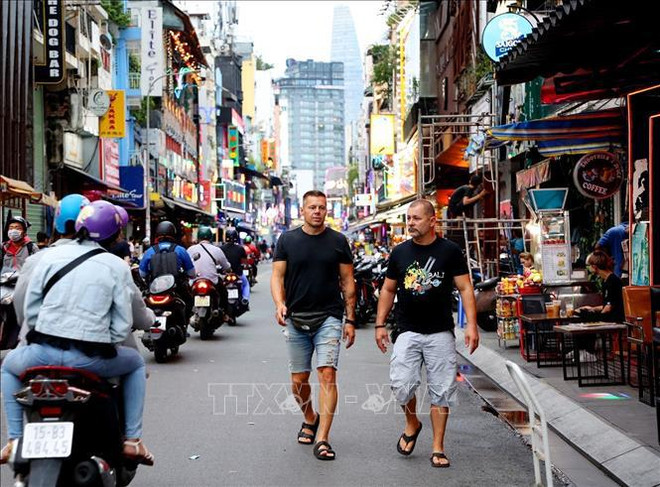 Vietnam recibe más de 2,35 millones de turistas extranjeros en primeros 10 meses de 2022 ảnh 1 Vietnam recibe más de 2,35 millones de turistas extranjeros en primeros 10 meses de 2022 ảnh 1