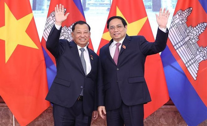 Premier vietnamita se reúne con presidente de Senado camboyano ảnh 1 Premier vietnamita se reúne con presidente de Senado camboyano ảnh 1