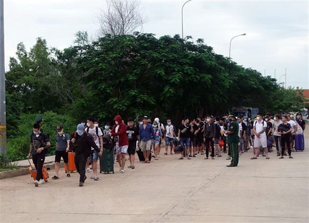 Provincia vietnamita recibe a ciudadanos que regresaron de Camboya ảnh 2 Provincia vietnamita recibe a ciudadanos que regresaron de Camboya ảnh 2