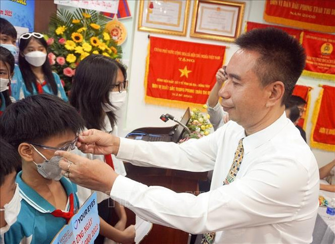 Médico vietnamita recibe Premio de Prevención de Ceguera ảnh 2 Médico vietnamita recibe Premio de Prevención de Ceguera ảnh 2